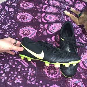 Nike soccer indoor cleats
